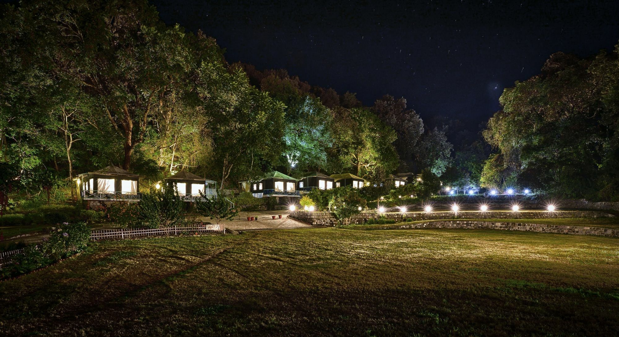 Latitude 29 By The Lake Resort Naukuchiatal 외부 사진